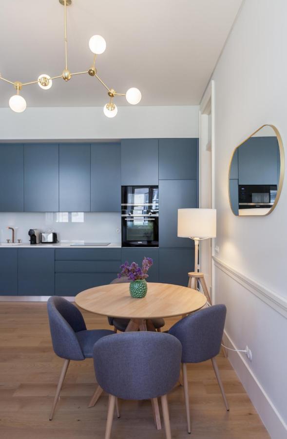 Flh Praca Rossio Bright Apartment Lisbon Luaran gambar
